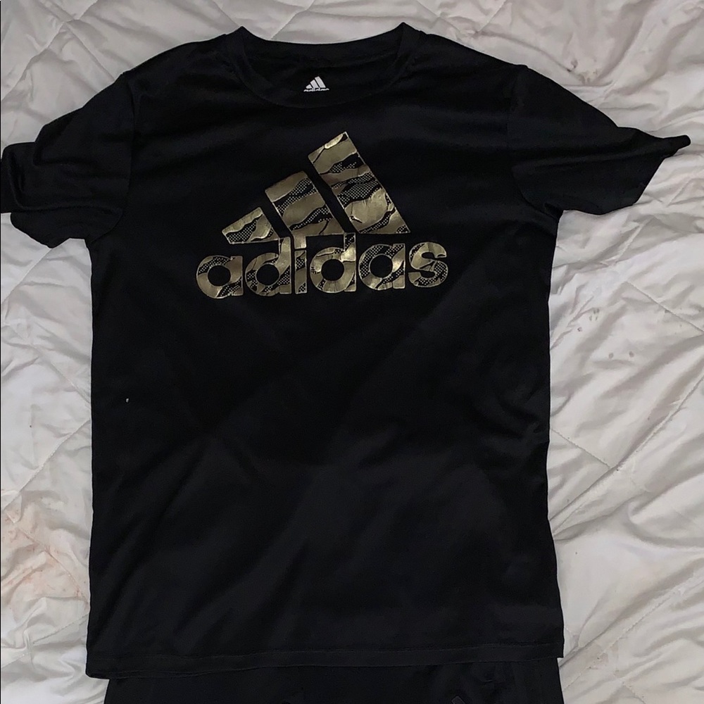 Gold black T-shirt